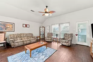 1408 Lauren Ln, Granbury, TX 76048 - Photo 7
