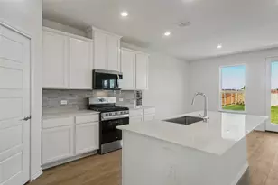 124 Hudson Ln, Justin, TX 76247 - Photo 5
