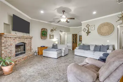 2306 Springhill Court, Mineral Wells, TX 76067 - Photo 5