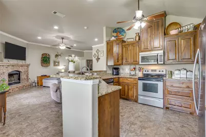 2306 Springhill Court, Mineral Wells, TX 76067 - Photo 7