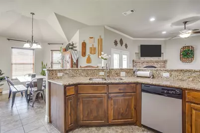 2306 Springhill Court, Mineral Wells, TX 76067 - Photo 9
