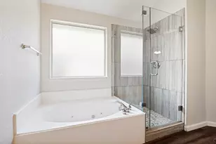 5240 Lake Grove Dr, Grand Prairie, TX 75052 - Photo 11
