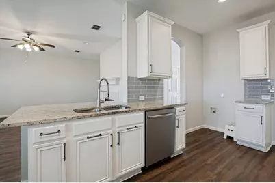 5240 Lake Grove Drive, Grand Prairie, TX 75052 - Photo 9