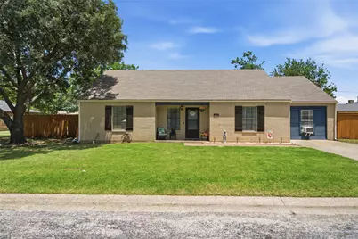 217 N Laramie Circle, Pilot Point, TX 76258 - Photo 1