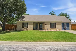 217 N Laramie Cir, Pilot Point, TX 76258 - Photo 1