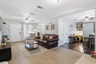 217 N Laramie Cir, Pilot Point, TX 76258 - Photo 5