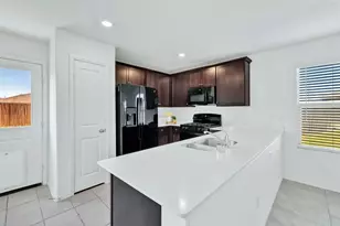 8637 Mount Evans Ct, Fort Worth, TX 76123 - Photo 5