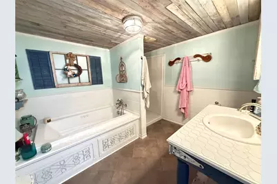 619 E 12th Street, Bonham, TX 75418 - Photo 3