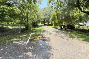 619 E 12th St, Bonham, TX 75418 - Photo 17