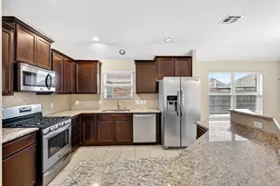 2409 Michelle Creek Dr, Little Elm, TX 75068 - Photo 9