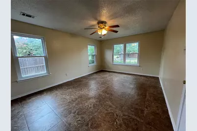 1204 Hillside Drive, Justin, TX 76247 - Photo 13