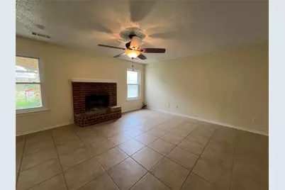1204 Hillside Drive, Justin, TX 76247 - Photo 5