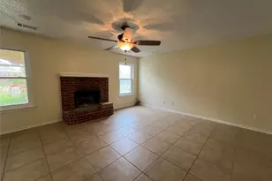 1204 Hillside Dr, Justin, TX 76247 - Photo 5
