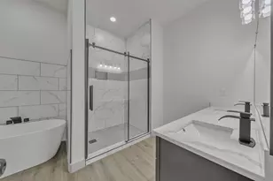 917 S Carroll Ave, Dallas, TX 75223 - Photo 13
