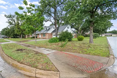 1600 Miller Court, Pantego, TX 76013 - Photo 3