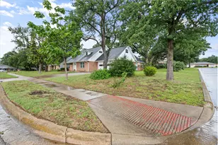 1600 Miller Ct, Pantego, TX 76013 - Photo 3