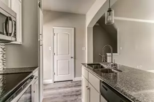 391 E Main St, Lewisville, TX 75057 - Photo 7