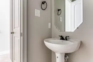 391 E Main St, Lewisville, TX 75057 - Photo 13