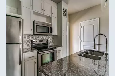 391 E Main Street, Lewisville, TX 75057 - Photo 5