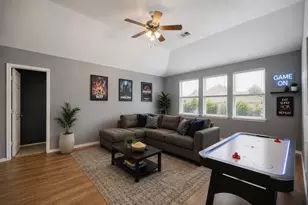 9121 Liberty Crossing Dr, Fort Worth, TX 76131 - Photo 5