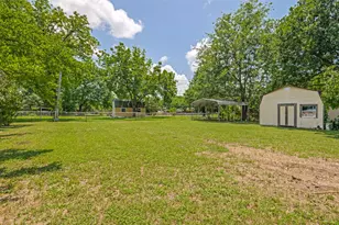 237 Southwood Dr, Lancaster, TX 75146 - Photo 23