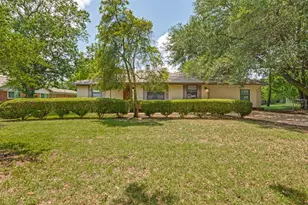 237 Southwood Dr, Lancaster, TX 75146 - Photo 1