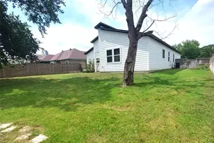 2604 Flora Ln, Denison, TX 75020 - Photo 3