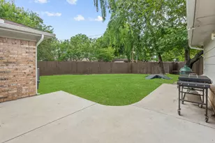 7879 Querida Ln, Dallas, TX 75248 - Photo 33