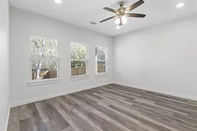 223 W Walker Street, Denison, TX 75020 - Photo 9
