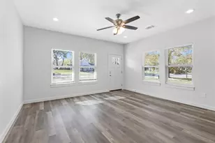 223 W Walker St, Denison, TX 75020 - Photo 5