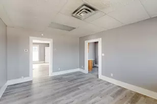 407 W Main St, Whitesboro, TX 76273 - Photo 13