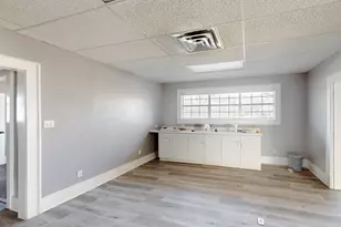 407 W Main St, Whitesboro, TX 76273 - Photo 11
