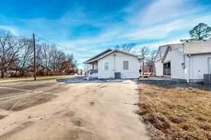 407 W Main St, Whitesboro, TX 76273 - Photo 23