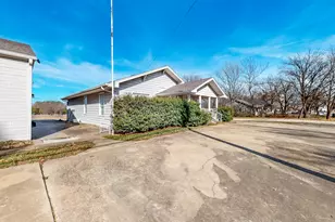 407 W Main St, Whitesboro, TX 76273 - Photo 29