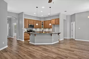 930 Royal Oak Ln, Burleson, TX 76028 - Photo 7