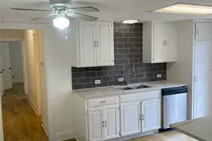 202 S Willomet Ave, Dallas, TX 75208 - Photo 9