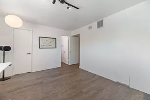 8069 Meadow Rd, Dallas, TX 75231 - Photo 21
