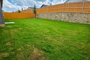 210 Hidden Mdws Dr, Sherman, TX 75092 - Photo 5