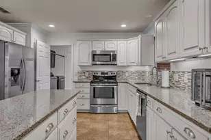 213 King Arthur Dr, Weatherford, TX 76086 - Photo 5