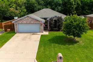 213 King Arthur Dr, Weatherford, TX 76086 - Photo 1