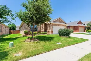 5847 Candlelight Ln, Grand Prairie, TX 75052 - Photo 3