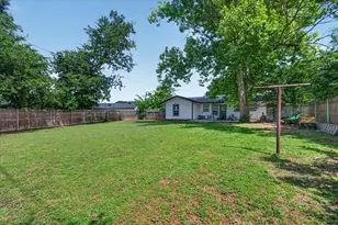 202 Taylor St, Burleson, TX 76028 - Photo 23