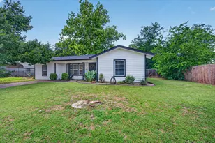 202 Taylor St, Burleson, TX 76028 - Photo 3