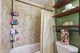 202 Taylor St, Burleson, TX 76028 - Photo 17