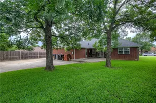 900 River Oaks Dr, Greenville, TX 75402 - Photo 35