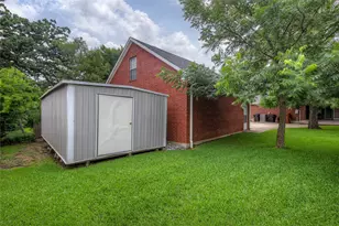 900 River Oaks Dr, Greenville, TX 75402 - Photo 37