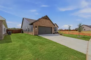 1224 Colca Dr, Springtown, TX 76082 - Photo 3
