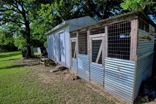 864 Upper Montague Rd, Bowie, TX 76230 - Photo 25