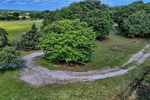 864 Upper Montague Rd, Bowie, TX 76230 - Photo 7