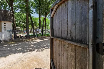 836 Chateau Valee Circle, Bedford, TX 76022 - Photo 23